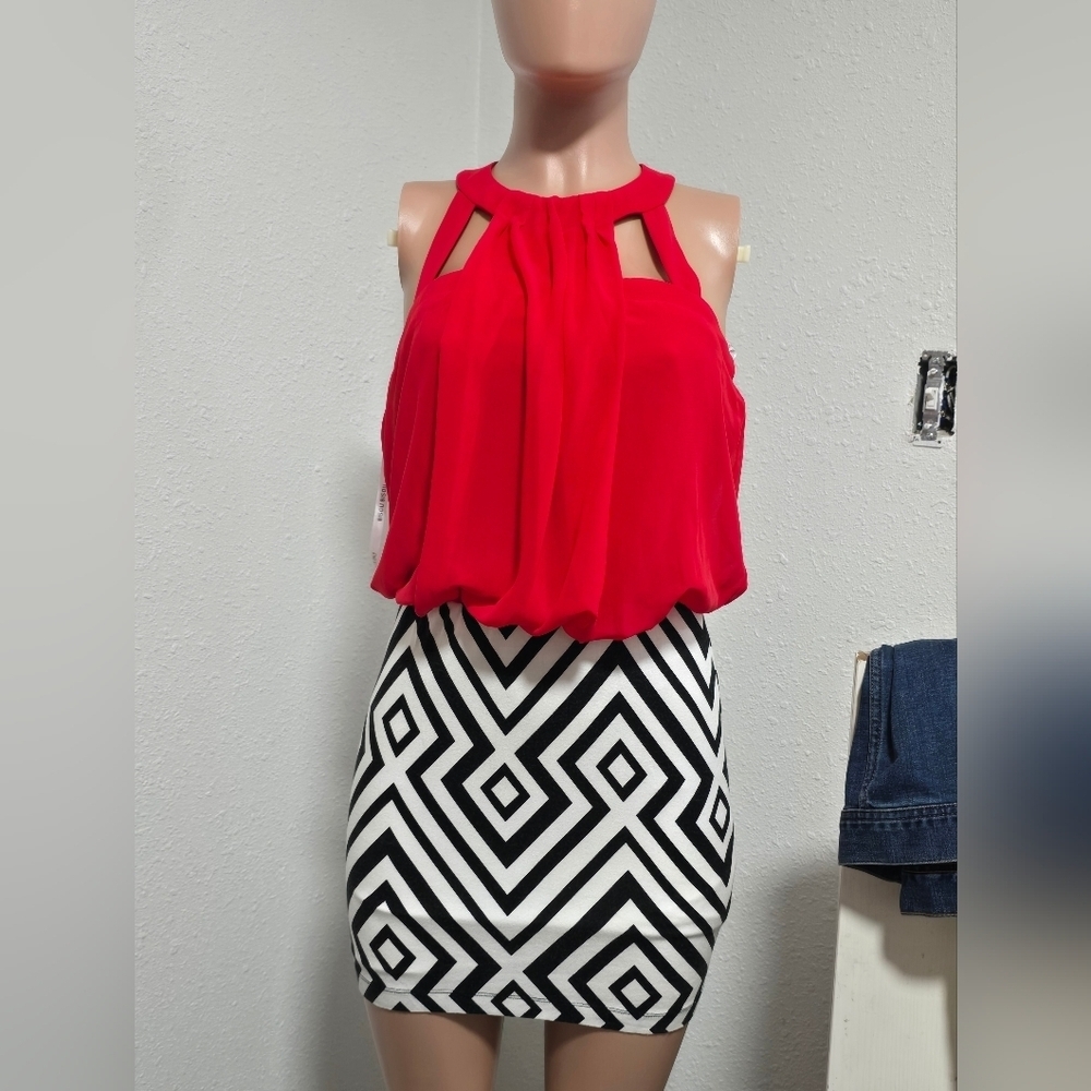 Bisou Bisou Vibrant Red Garment